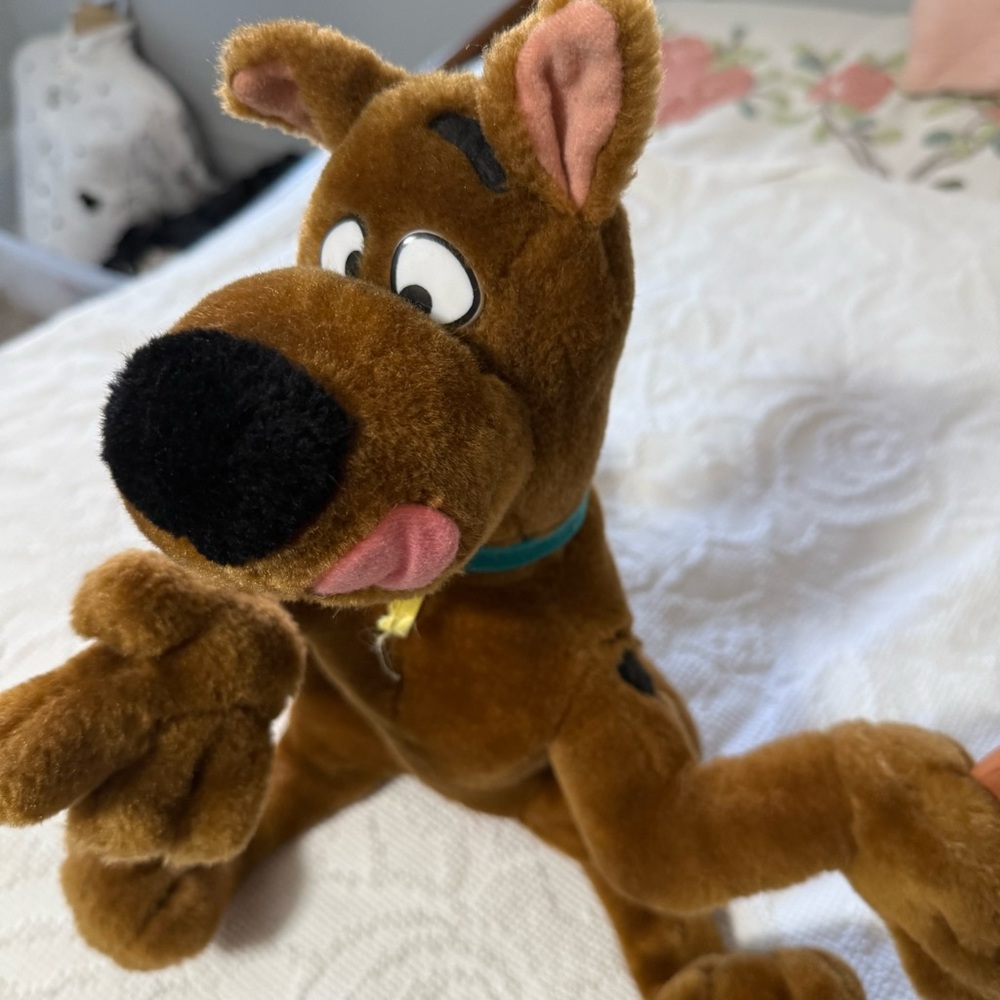 Vintage Scooby Doo Holding Hot Dog Plush Cartoon Network - Picture 2 of 9